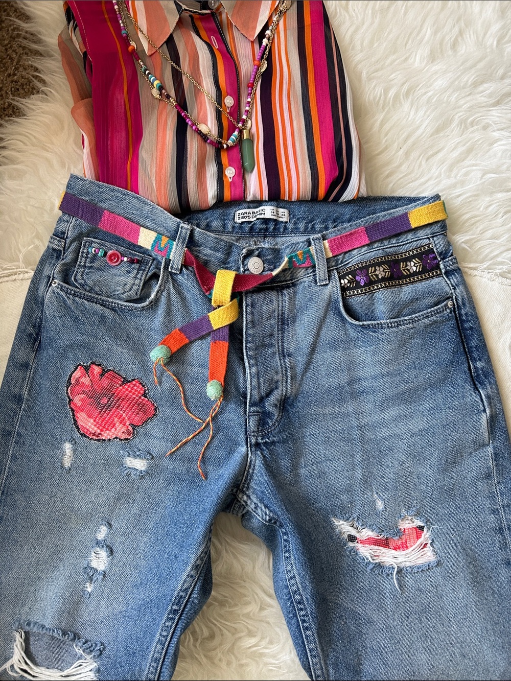 ZARA • Boho Embellished Bleached Cuff Distressed Jeans w. Bead & Floral Detail - Picture 4 of 16